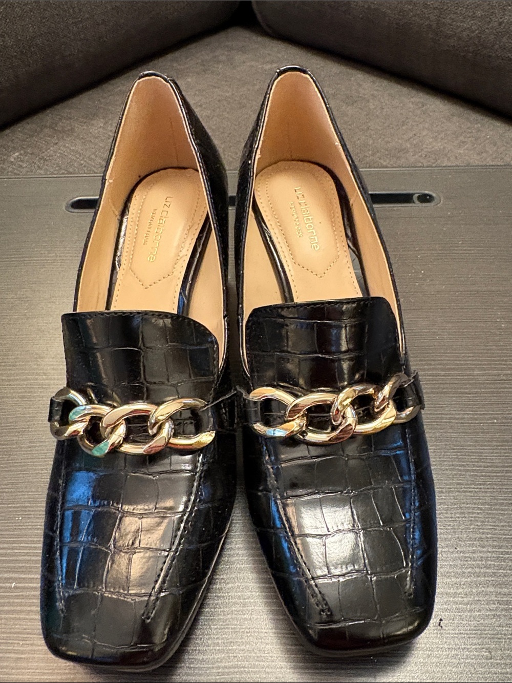 Liz Claiborne Black Croc-Embossed Loafers with Gold Chain